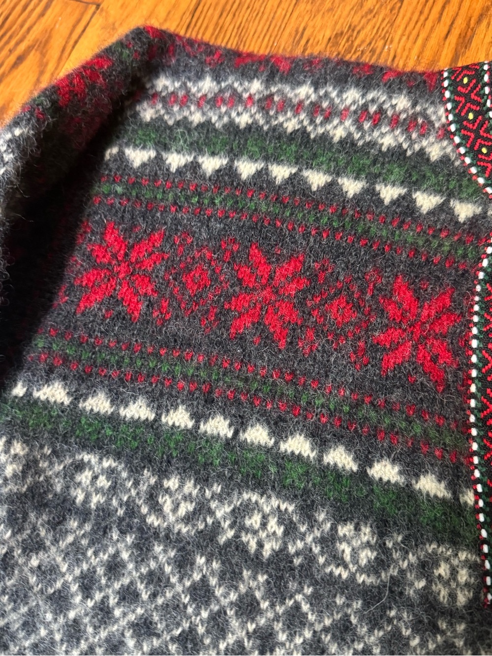 VINTAGE Squaw Valley 100% Wool Sweater - Picture 3 of 16